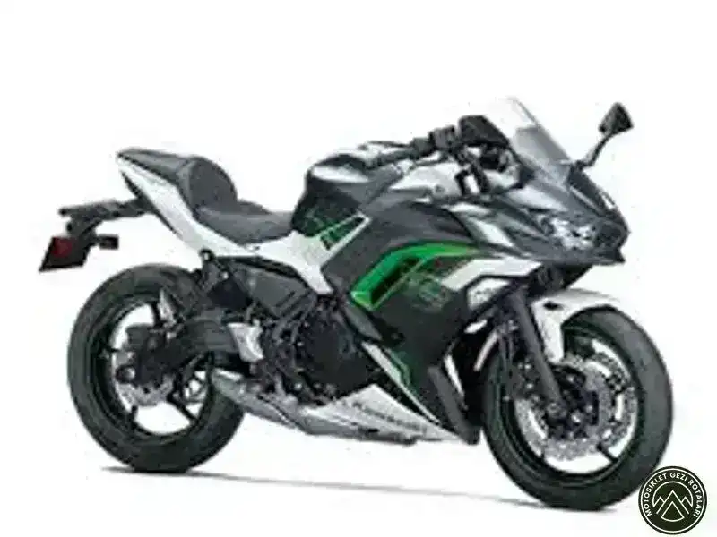Kawasaki Ninja 650 mi? Hangisi daha iyi